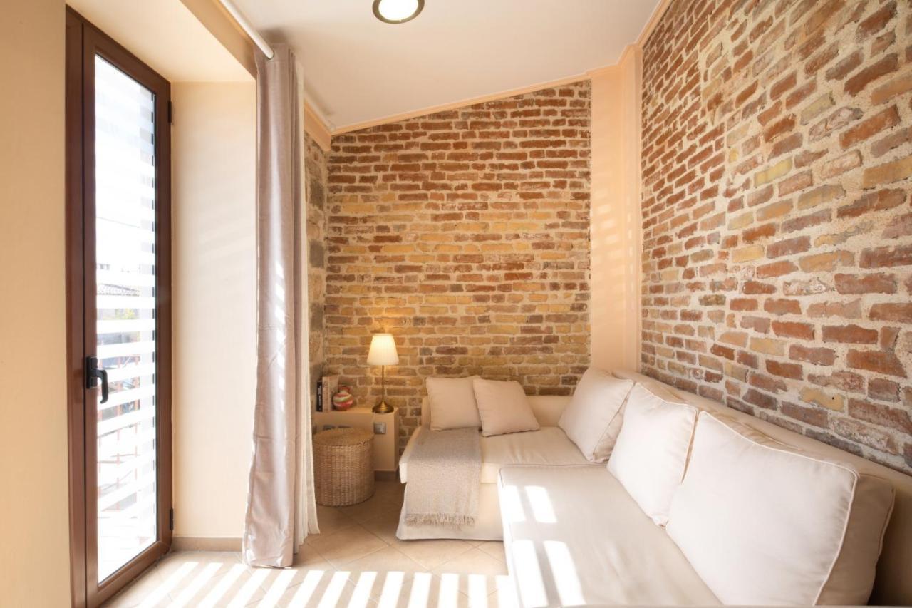 Villa Rosa Suite By Corfuescapes コルフ島 エクステリア 写真